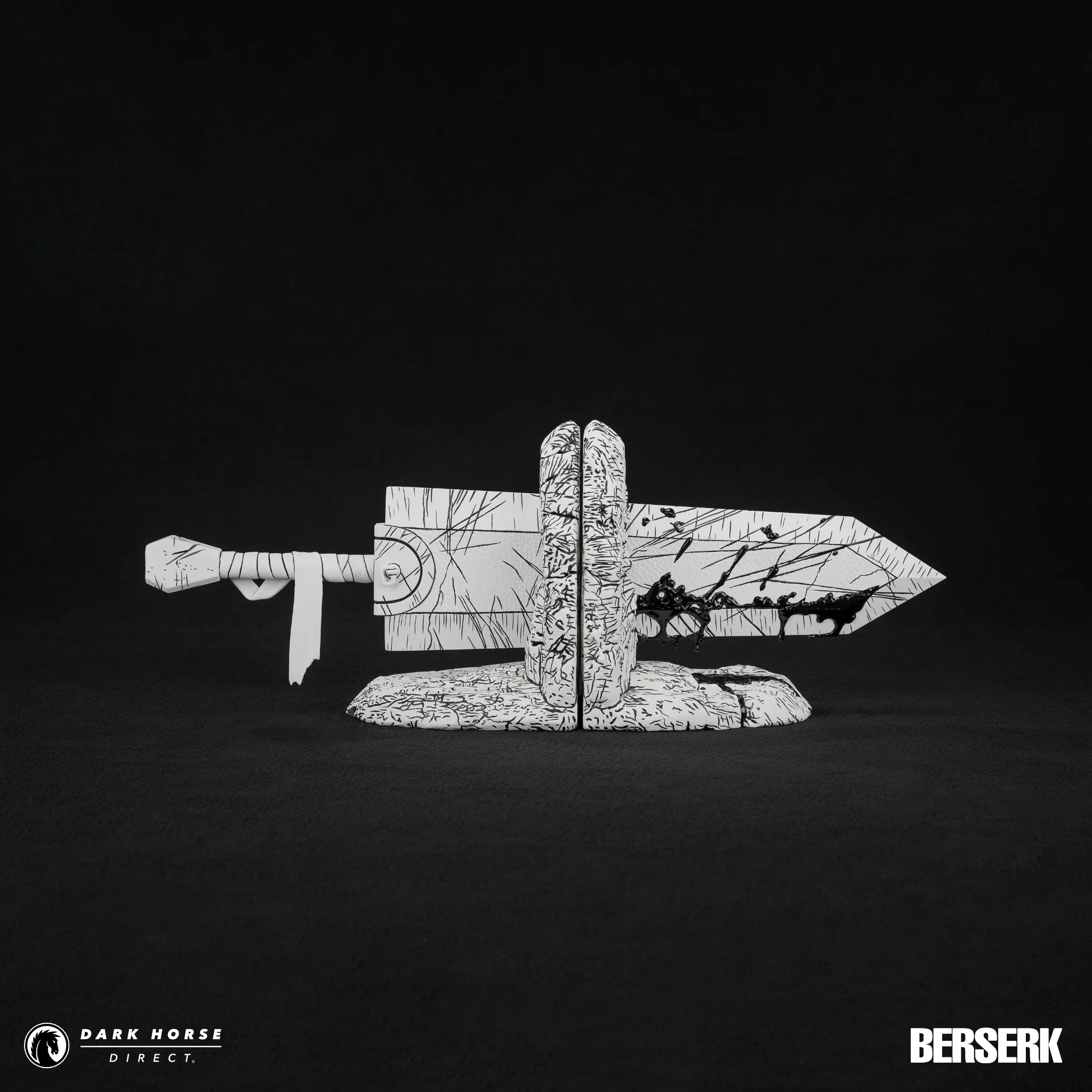 Berserk: Dragon Slayer Sword Bookends (Manga Paint Variant) - Image 4