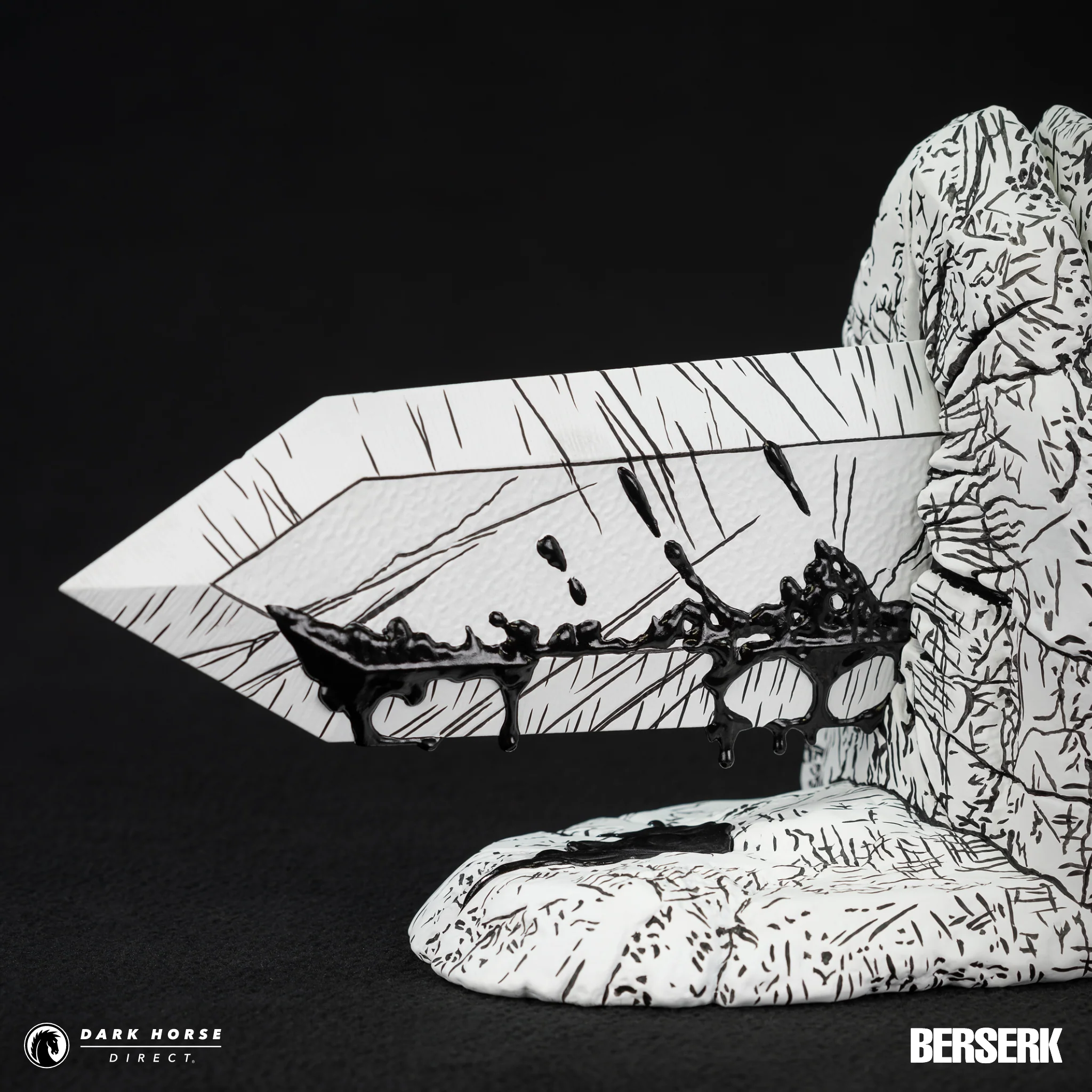 Berserk: Dragon Slayer Sword Bookends (Manga Paint Variant) - Image 8