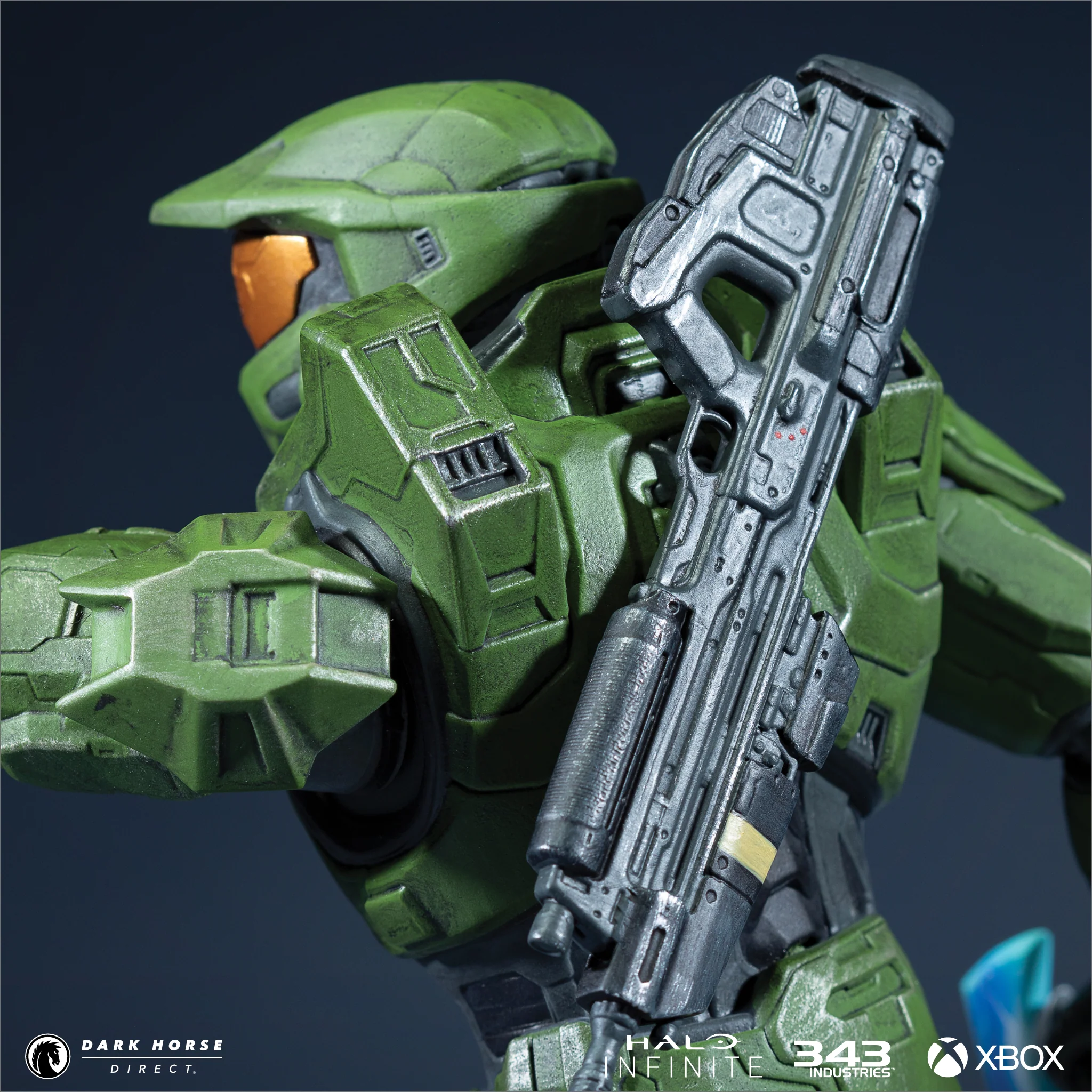 Halo Infinite: Master Chief With Grappleshot PVC Statue - Image 9