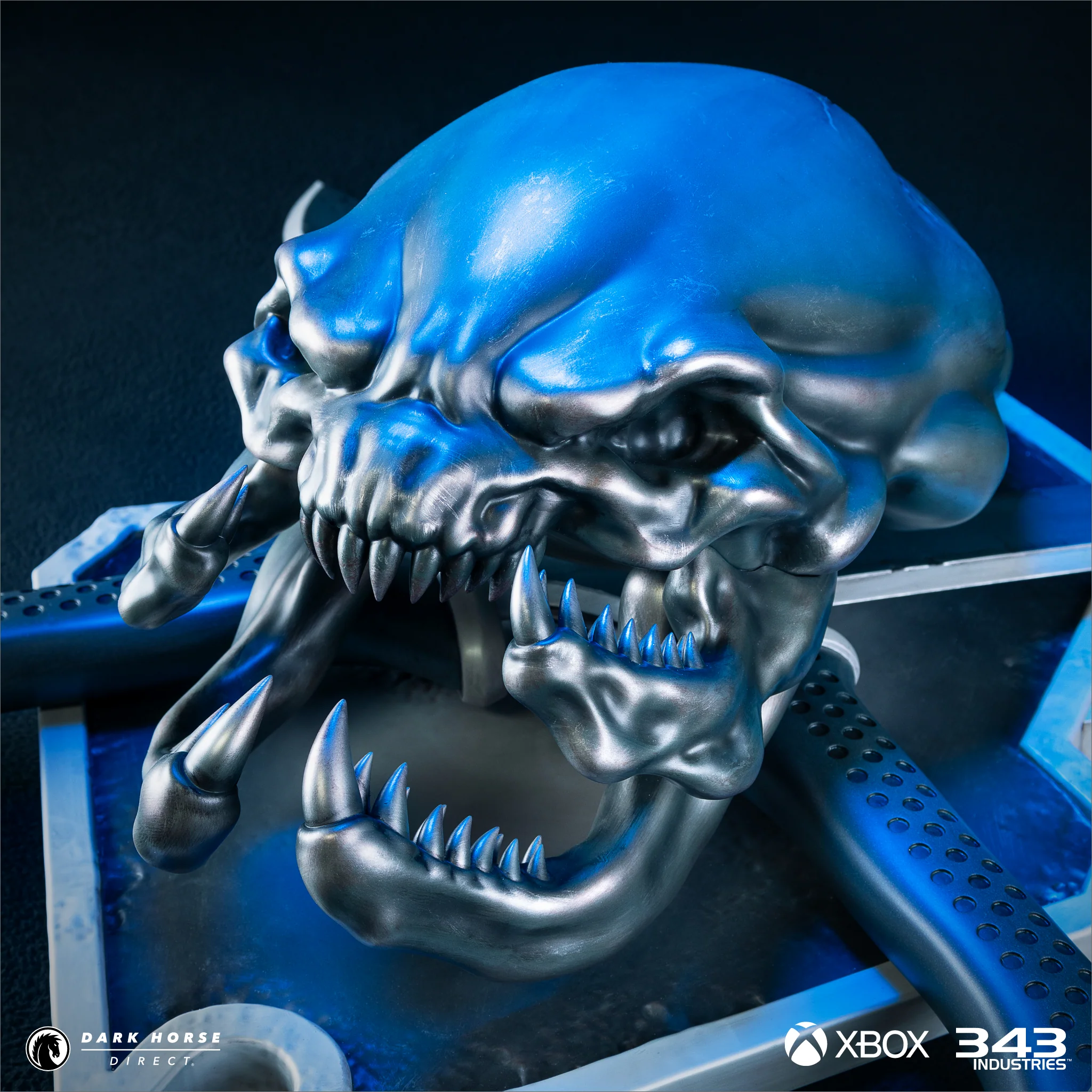 Halo Legendary Icon Wall Mount - Spartan Sized Exclusive - Image 11