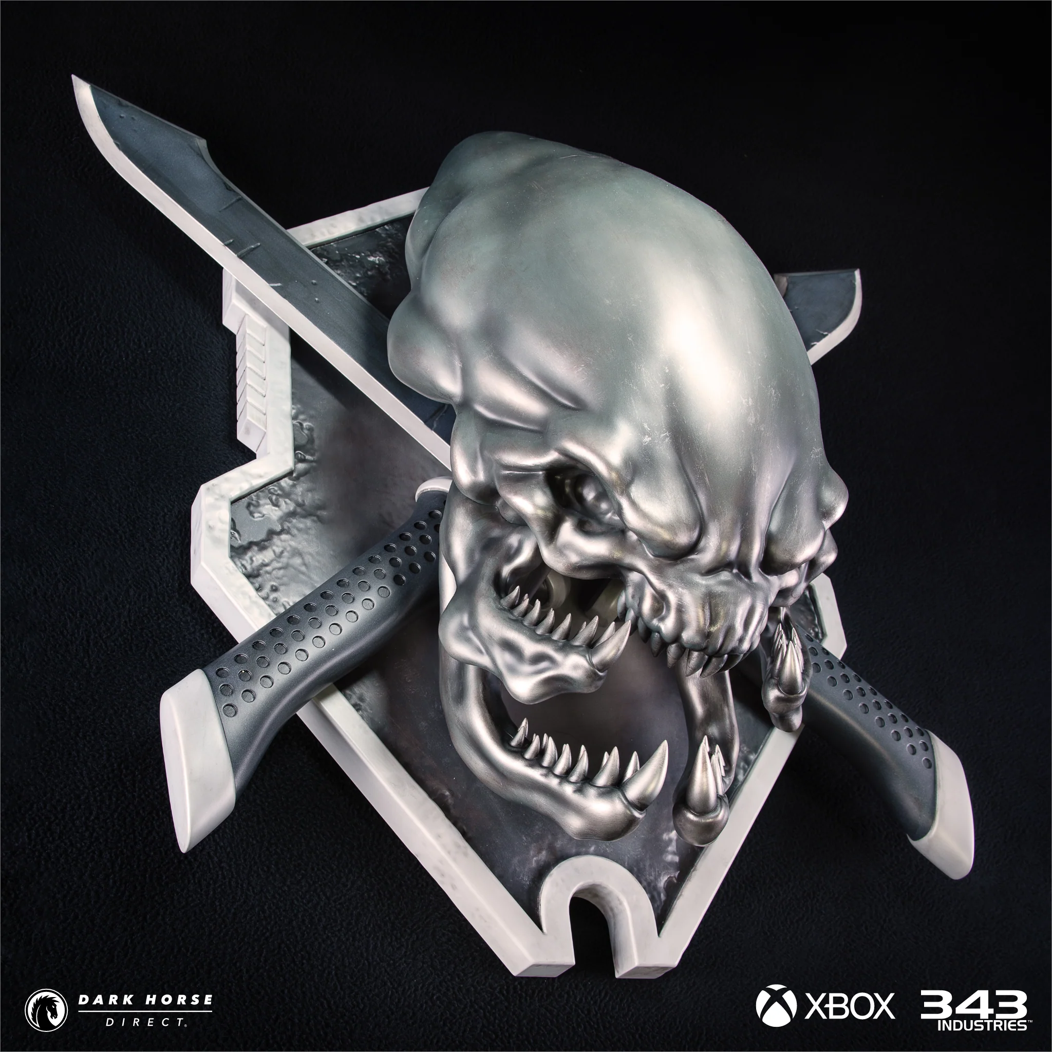 Halo Legendary Icon Wall Mount - Spartan Sized Exclusive - Image 5