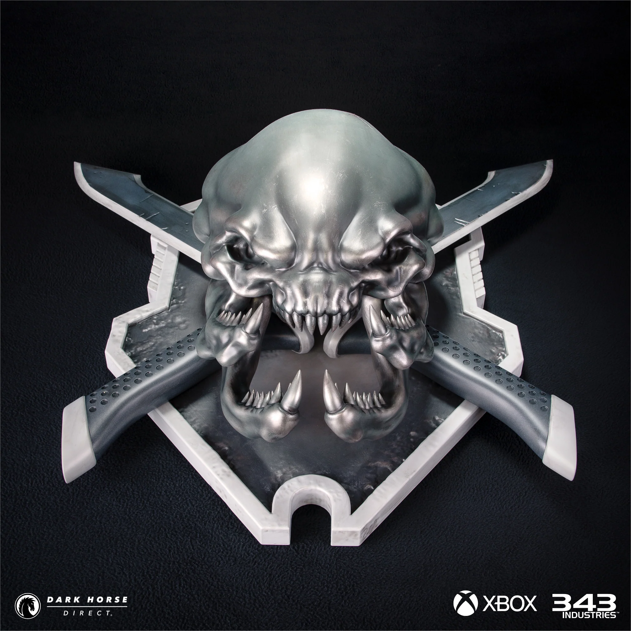 Halo Legendary Icon Wall Mount - Spartan Sized Exclusive - Image 7