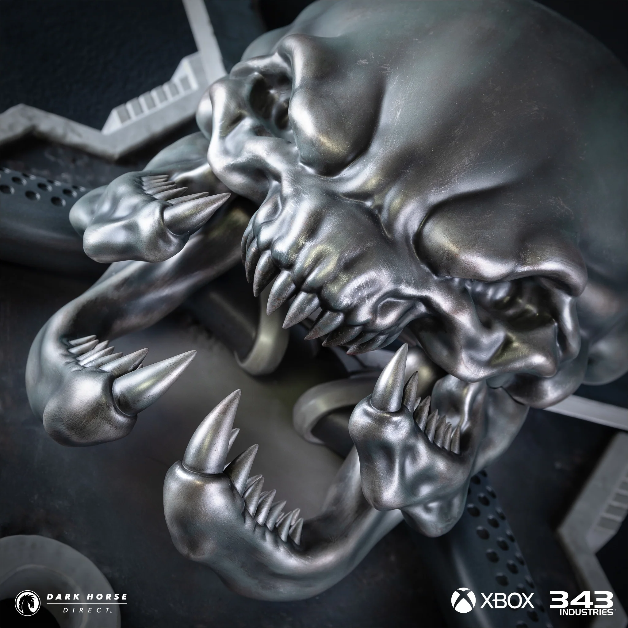 Halo Legendary Icon Wall Mount - Spartan Sized Exclusive - Image 8