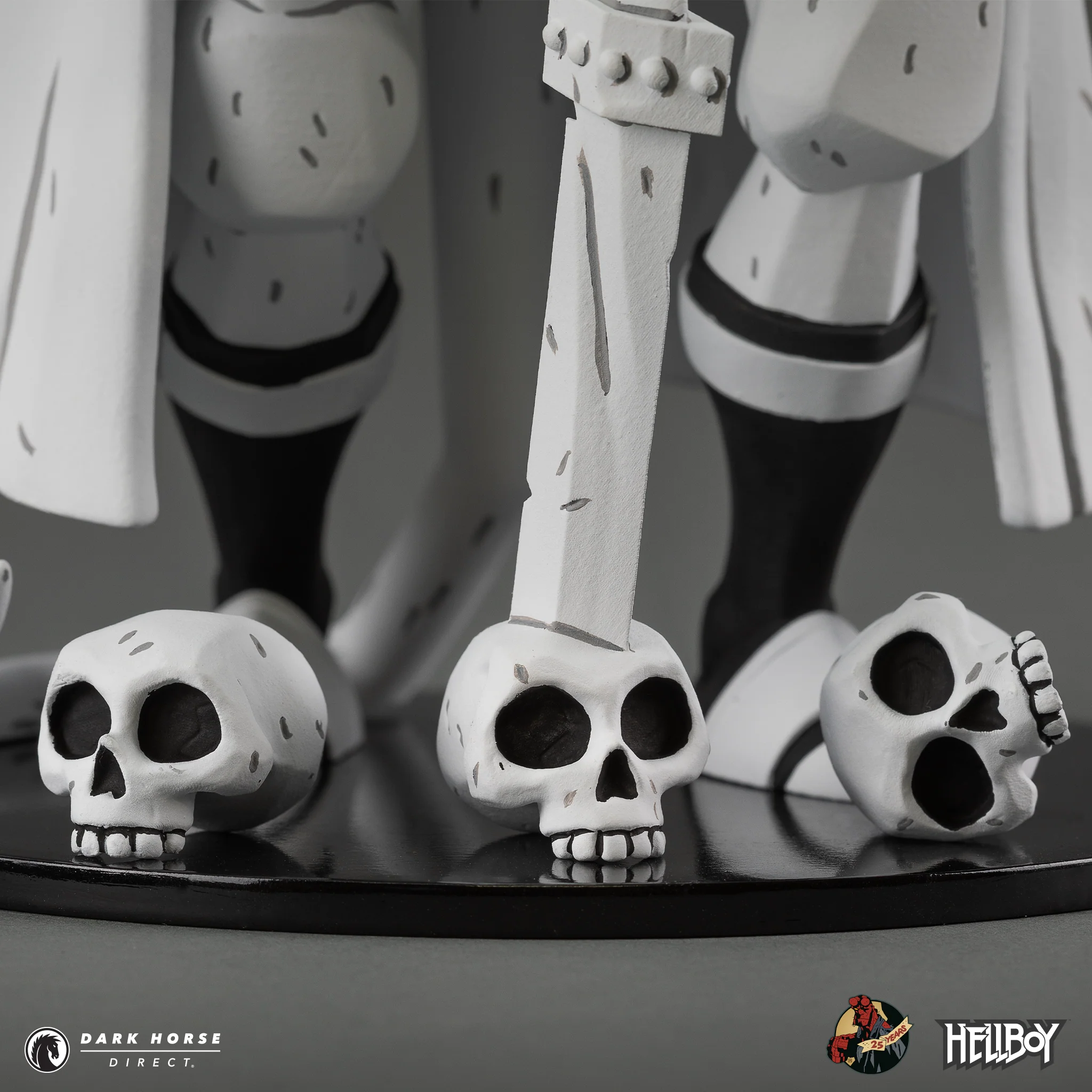 Hellboy 30th Anniversary Deluxe Vinyl Figure (Black and White Variant) - Image 14