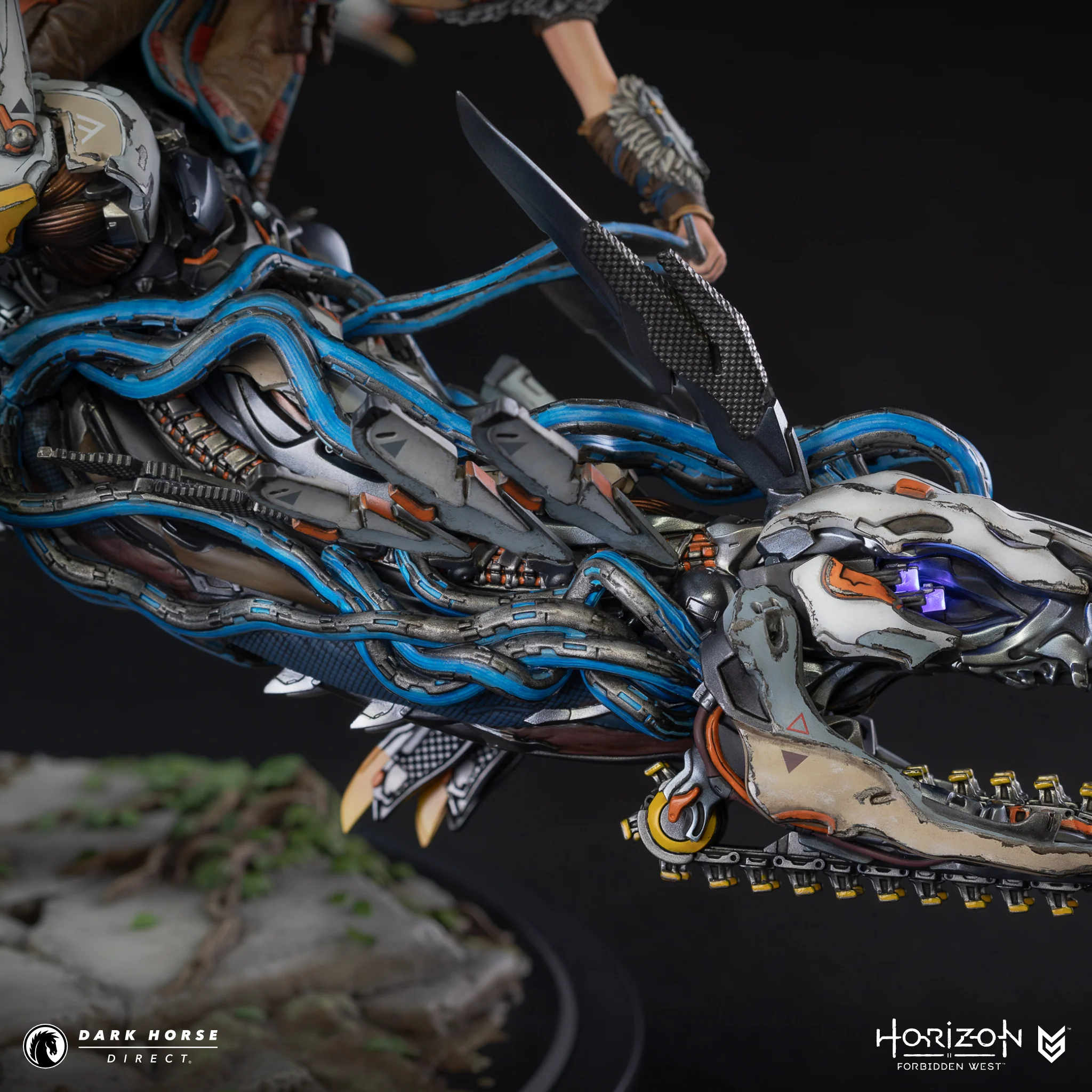 Horizon Forbidden West: Aloy on Clawstrider 1:9 Scale Premium Statue - Image 14