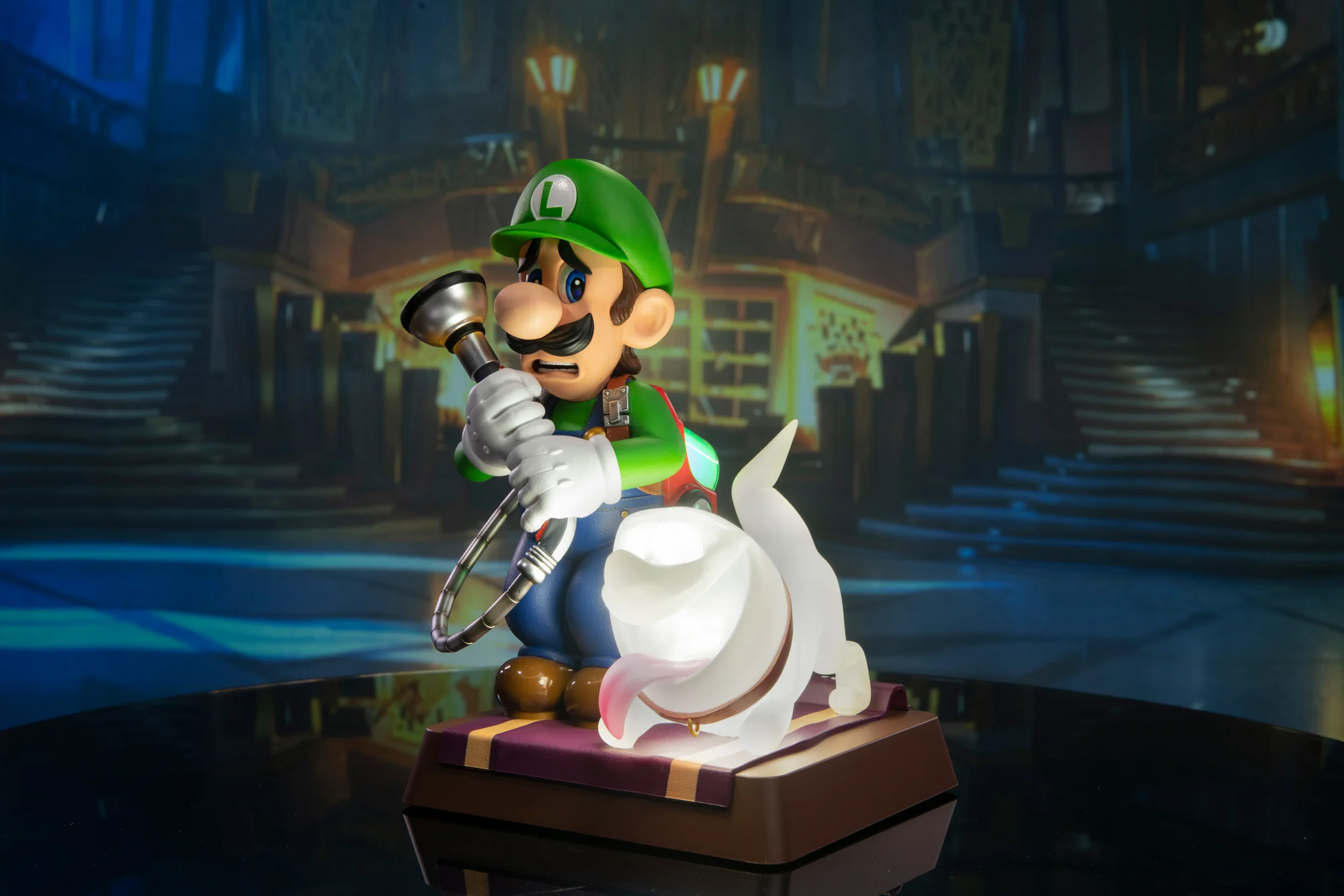 Luigi's Mansion 3 - Luigi & Polterpup 9" PVC Painted Statue (Collector's Edition) - Image 6