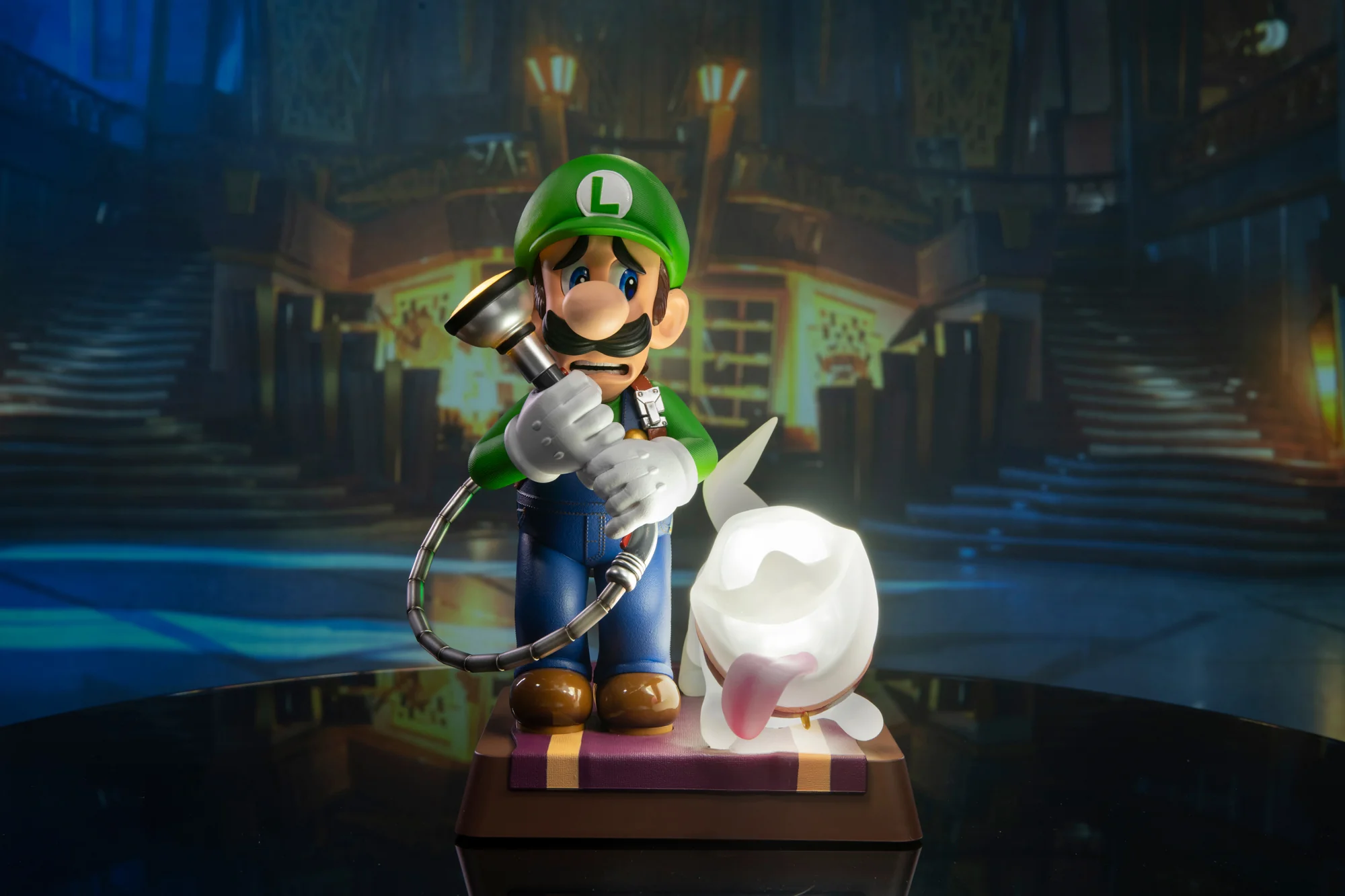 Luigi's Mansion 3 - Luigi & Polterpup 9" PVC Painted Statue (Collector's Edition) - Image 7