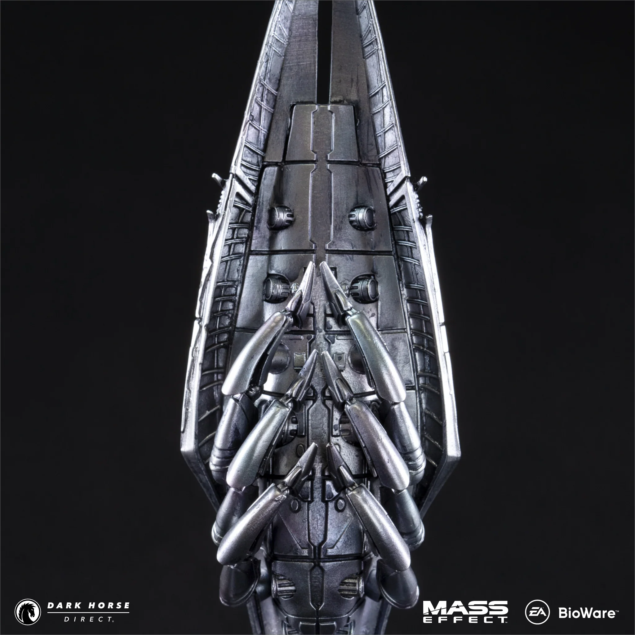 Mass Effect: 8" Reaper Sovereign Die-Cast Ship Replica - Silver Variant - Image 11