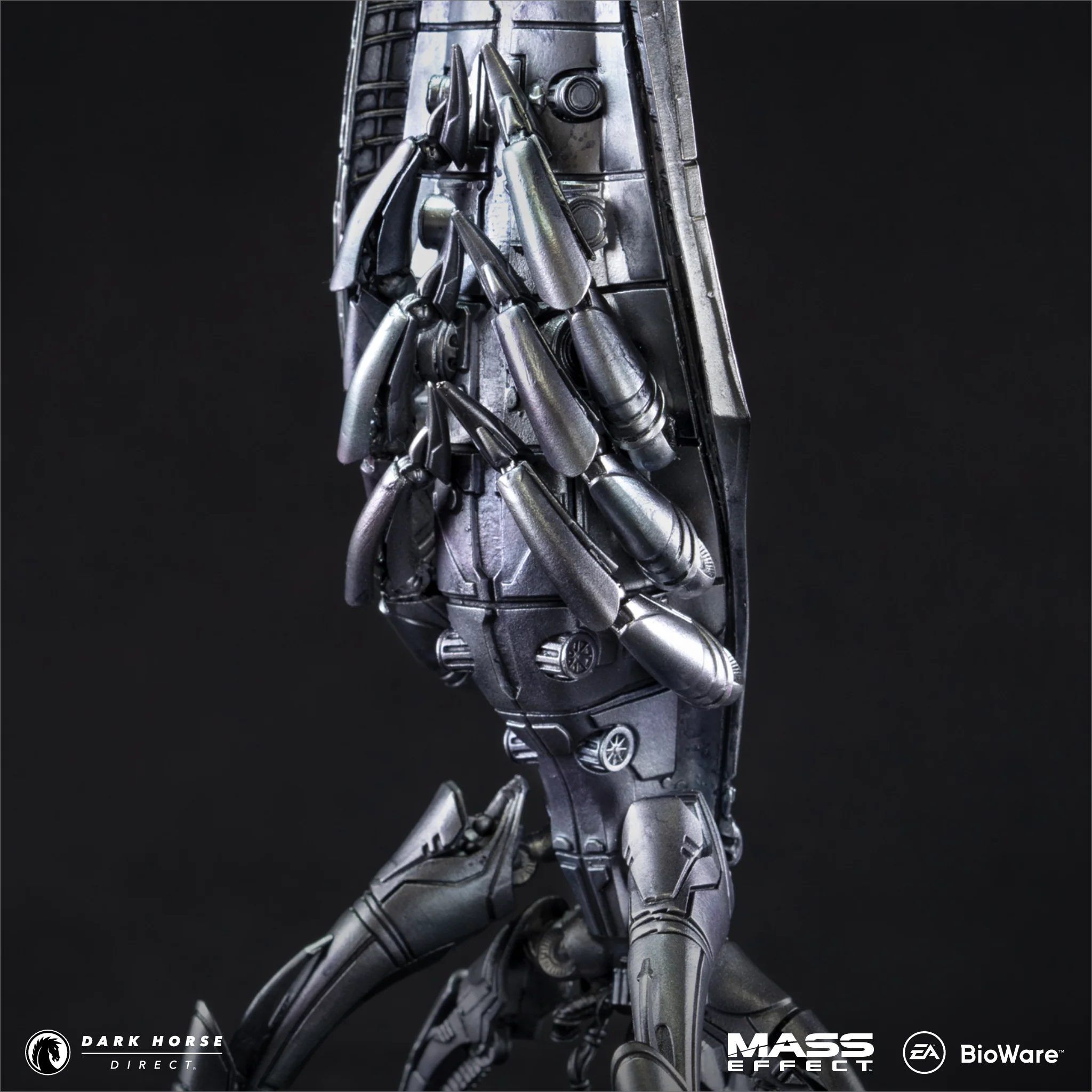 Mass Effect: 8" Reaper Sovereign Die-Cast Ship Replica - Silver Variant - Image 12