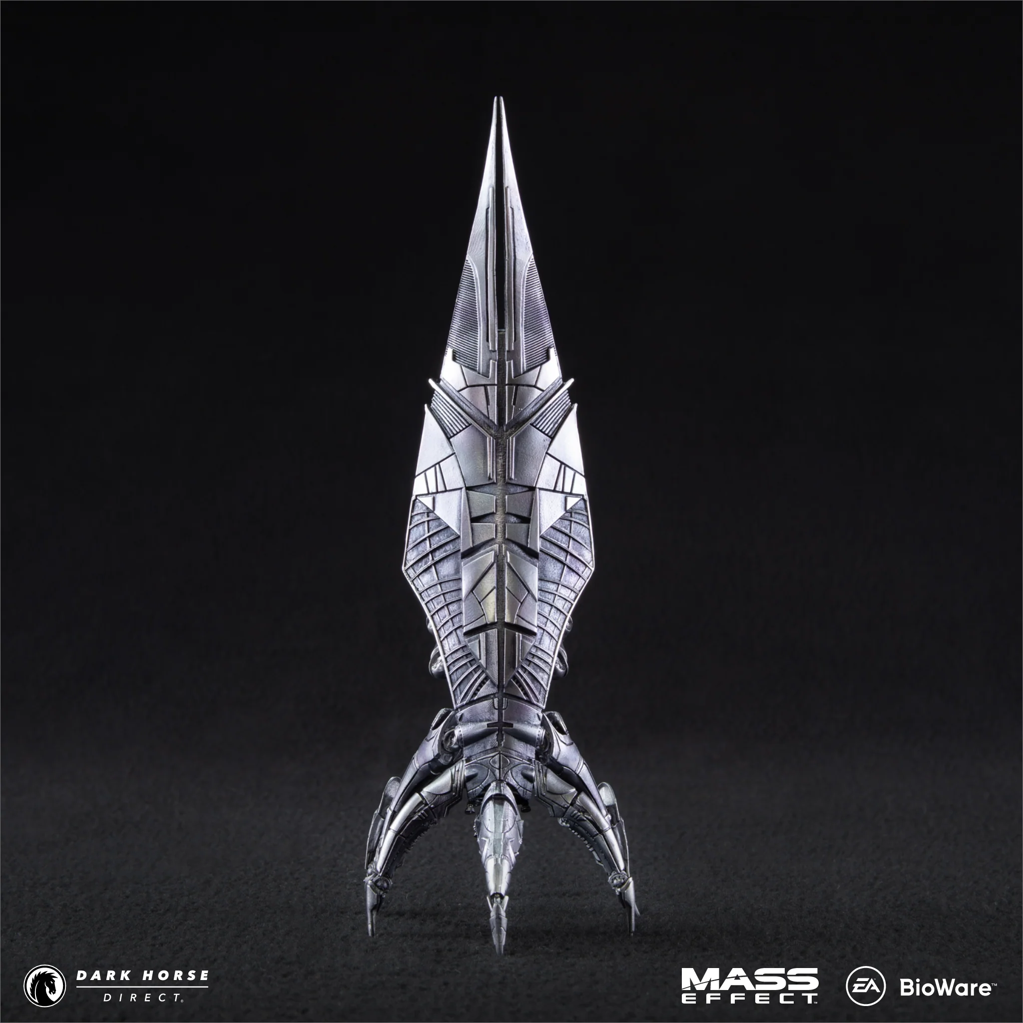 Mass Effect: 8" Reaper Sovereign Die-Cast Ship Replica - Silver Variant - Image 4