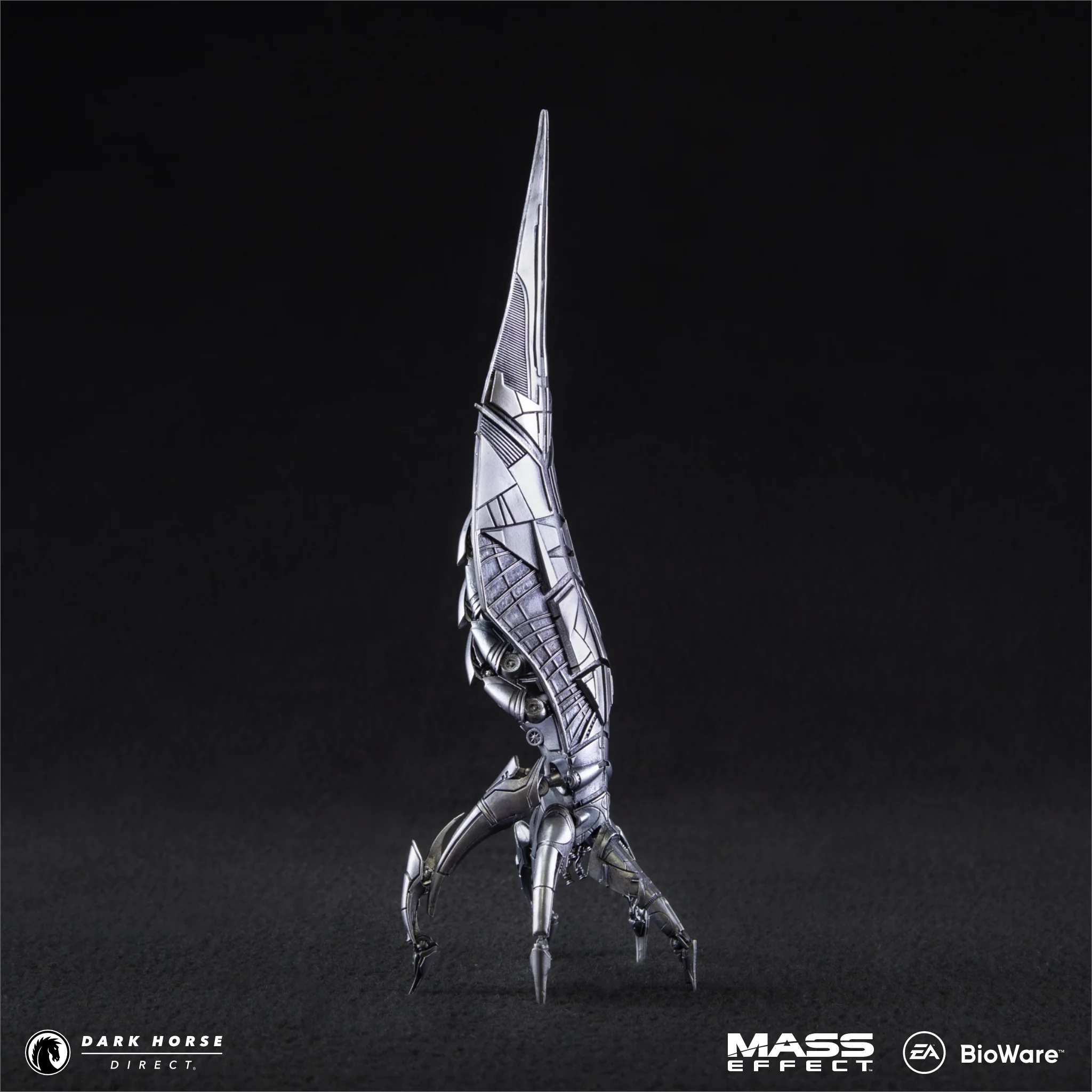 Mass Effect: 8" Reaper Sovereign Die-Cast Ship Replica - Silver Variant - Image 5