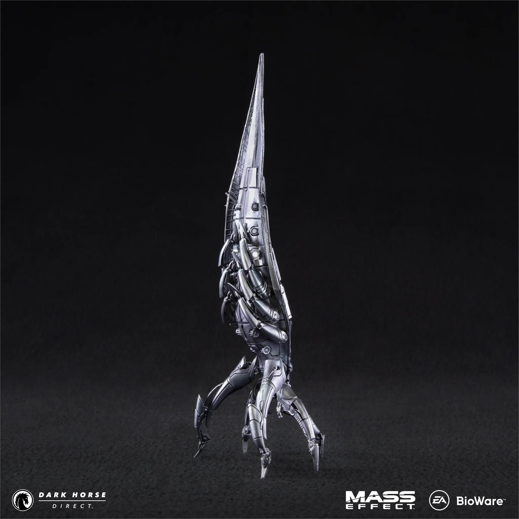 Mass Effect: 8" Reaper Sovereign Die-Cast Ship Replica - Silver Variant - Image 6