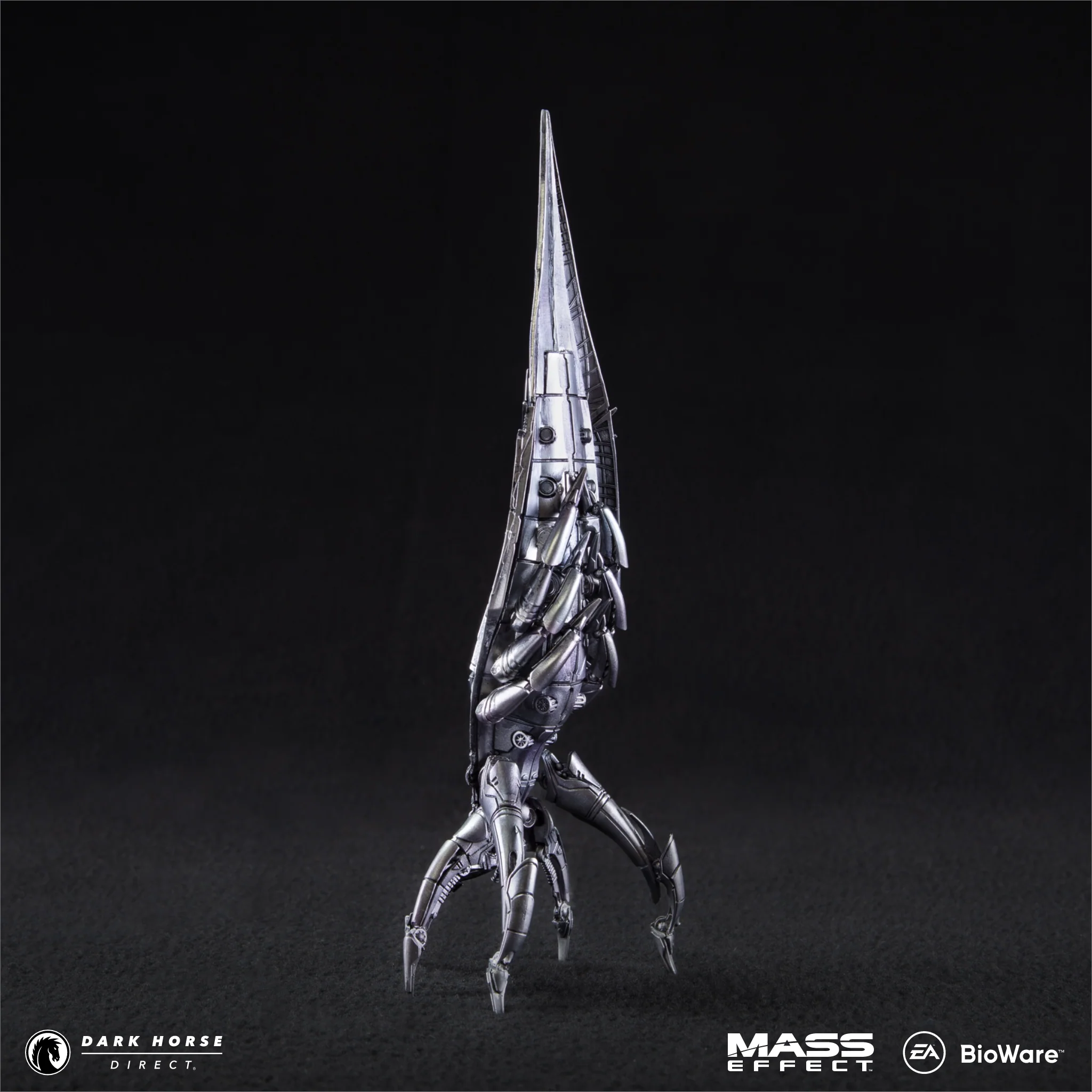 Mass Effect: 8" Reaper Sovereign Die-Cast Ship Replica - Silver Variant - Image 8
