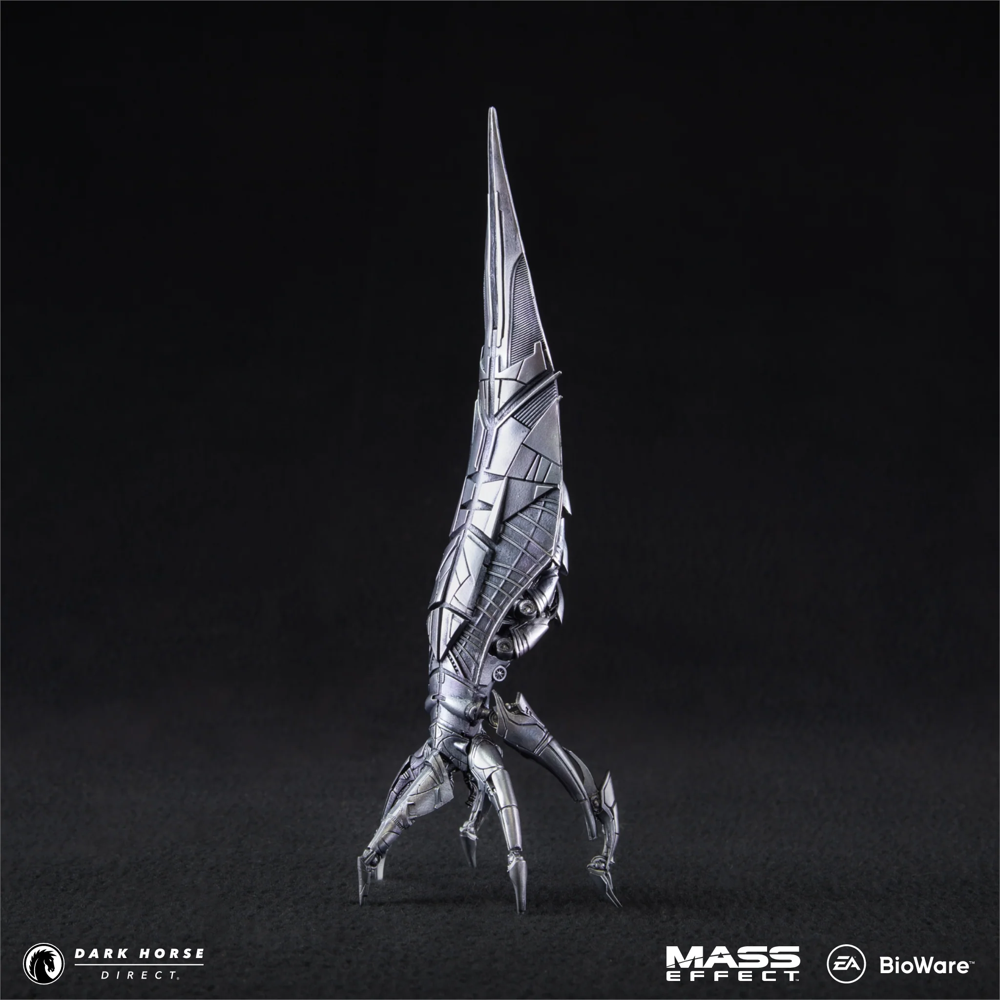 Mass Effect: 8" Reaper Sovereign Die-Cast Ship Replica - Silver Variant - Image 9