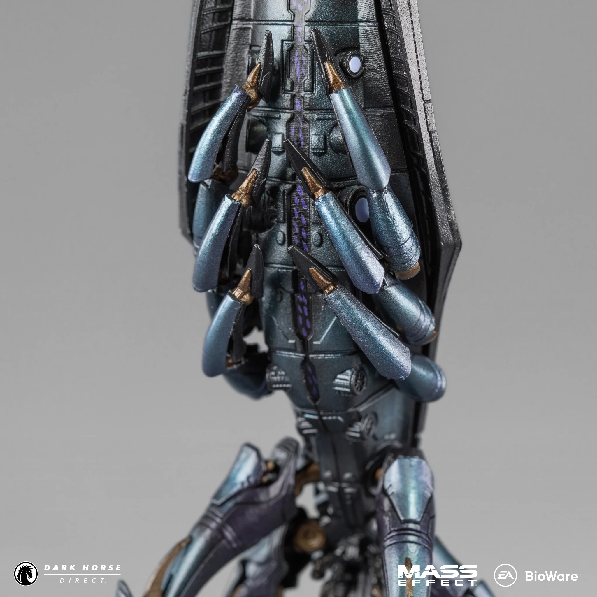Mass Effect: 8" Reaper Sovereign PVC Ship Replica - Image 10