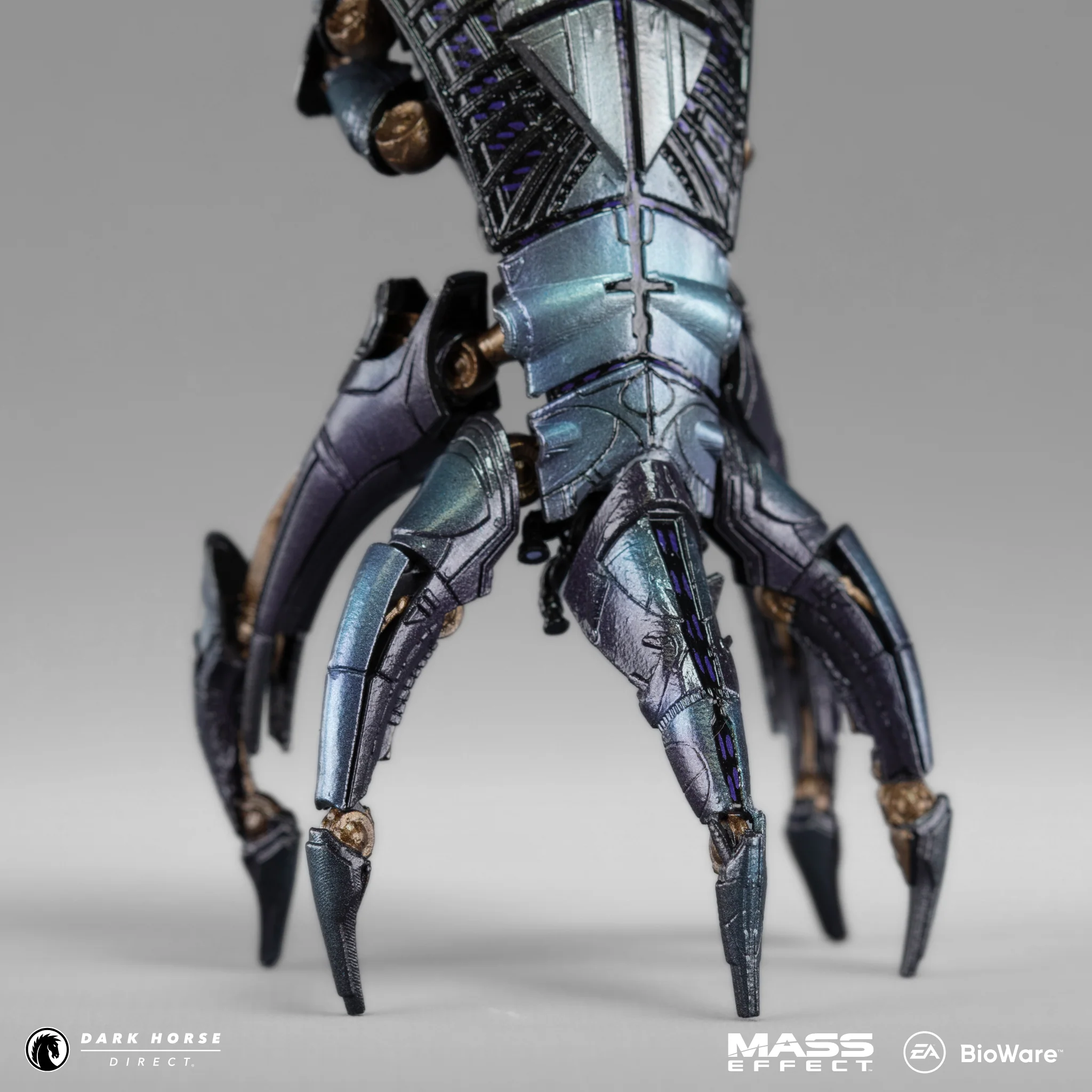 Mass Effect: 8" Reaper Sovereign PVC Ship Replica - Image 8