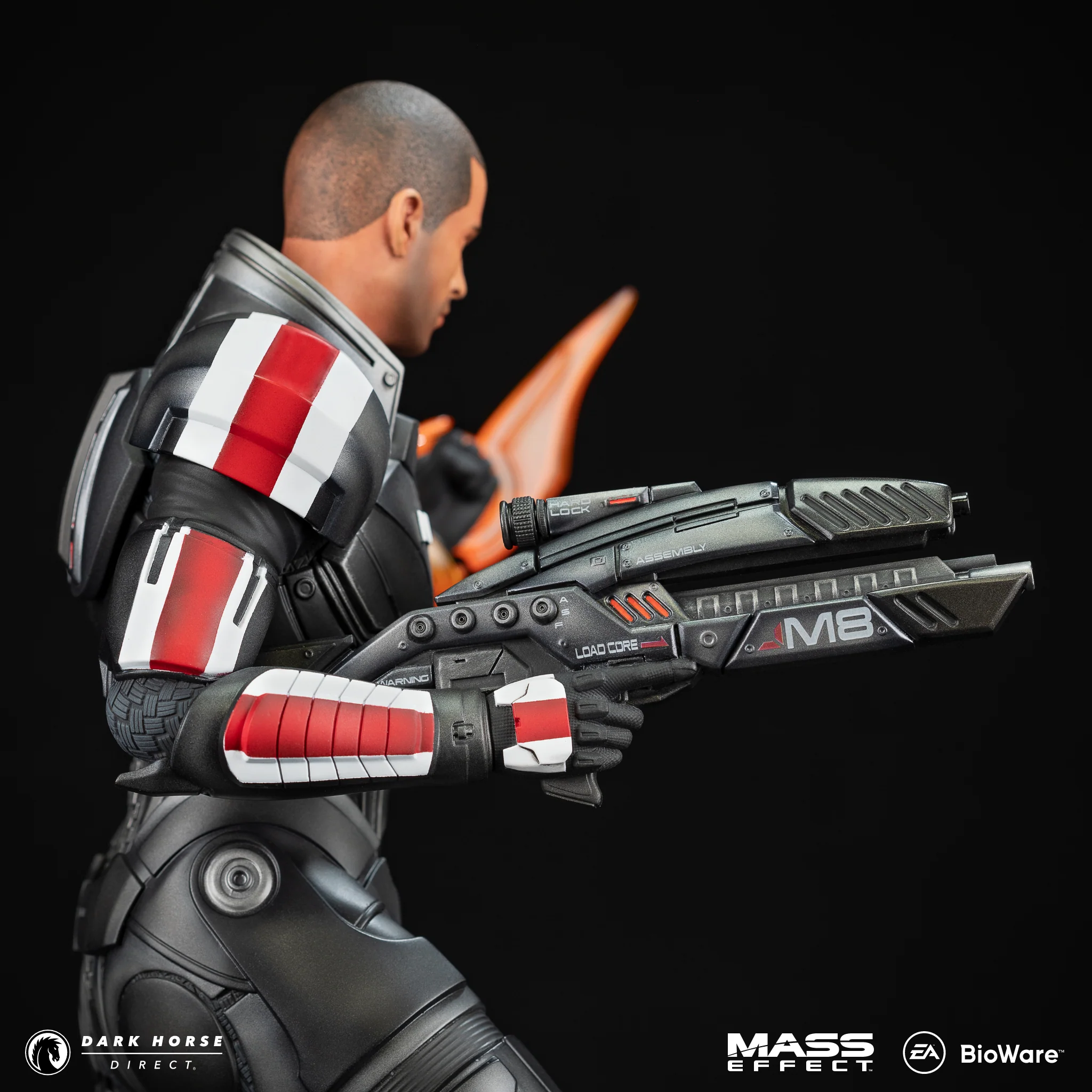 Mass Effect: Commander John Shepard 1/6th Scale Statue - Image 13