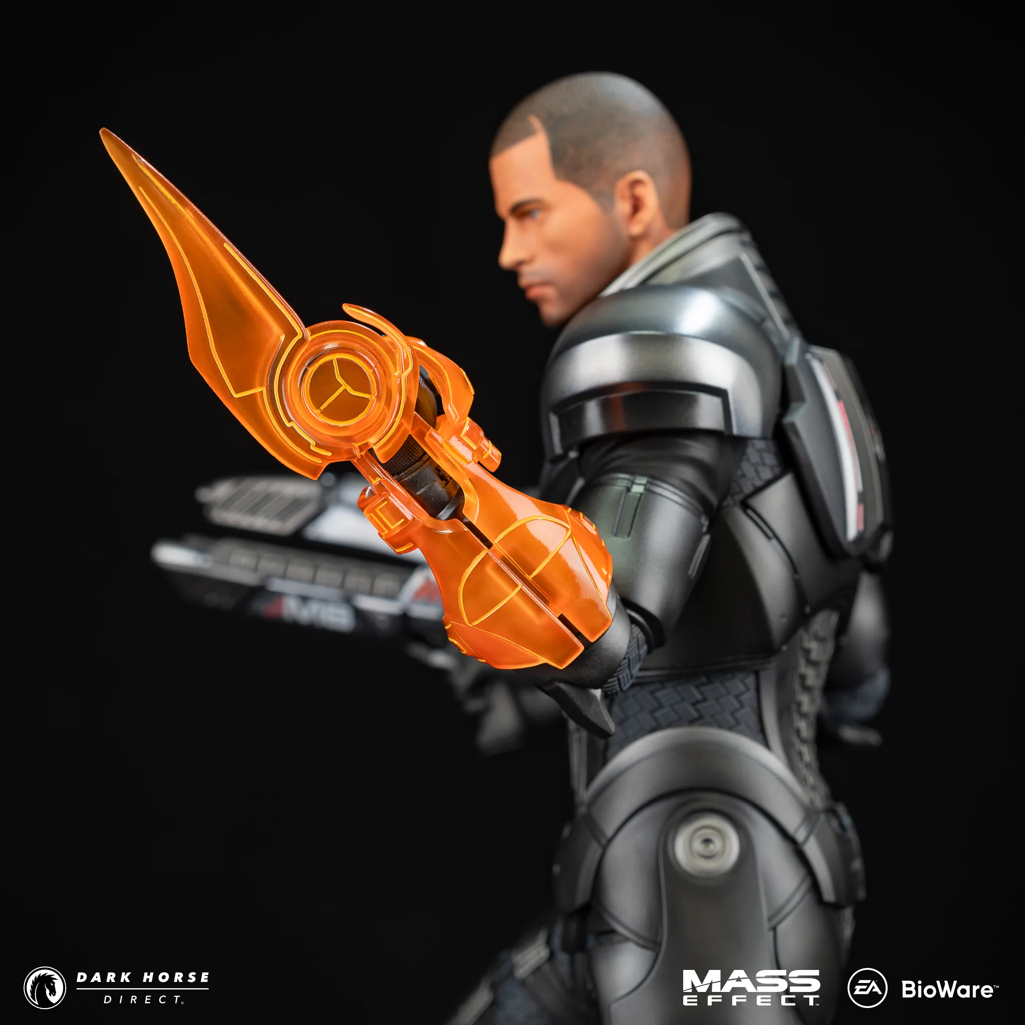 Mass Effect: Commander John Shepard 1/6th Scale Statue - Image 14