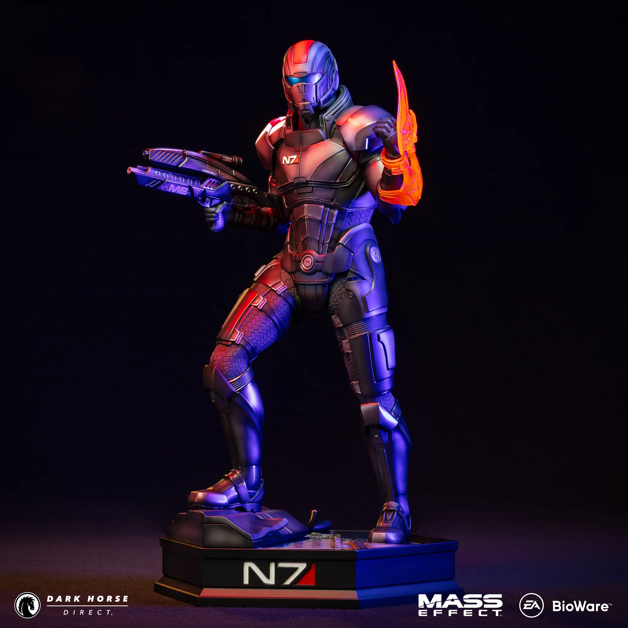 Mass Effect: Commander John Shepard 1/6th Scale Statue - Image 15