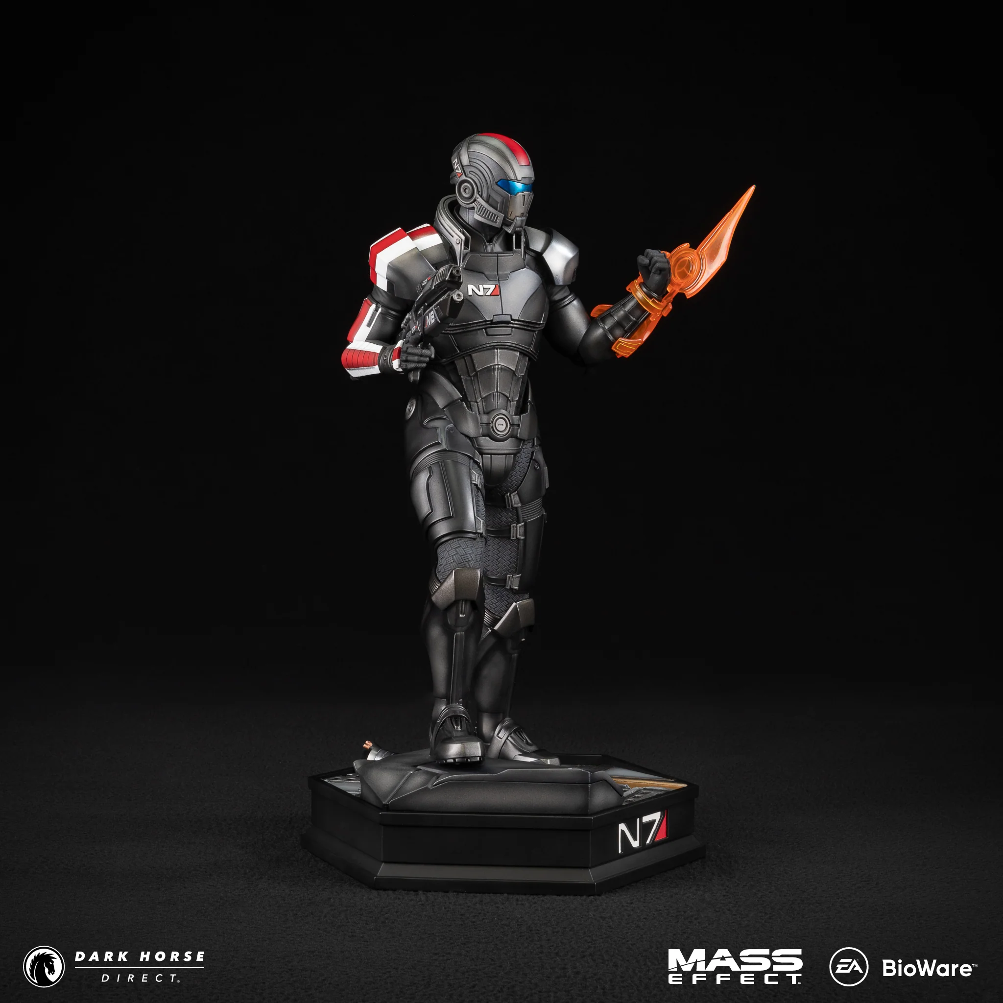 Mass Effect: Commander John Shepard 1/6th Scale Statue - Image 21