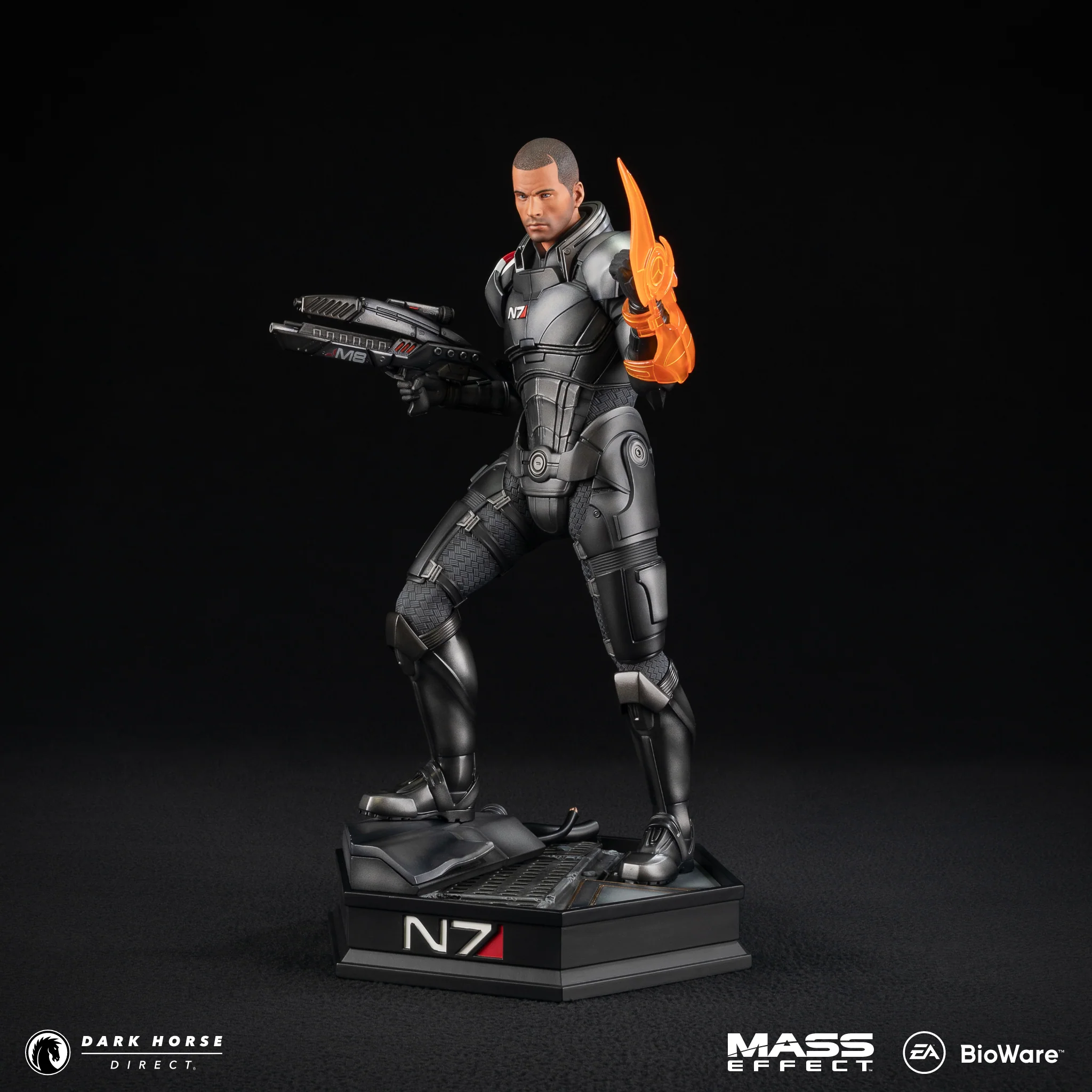 Mass Effect: Commander John Shepard 1/6th Scale Statue - Image 5