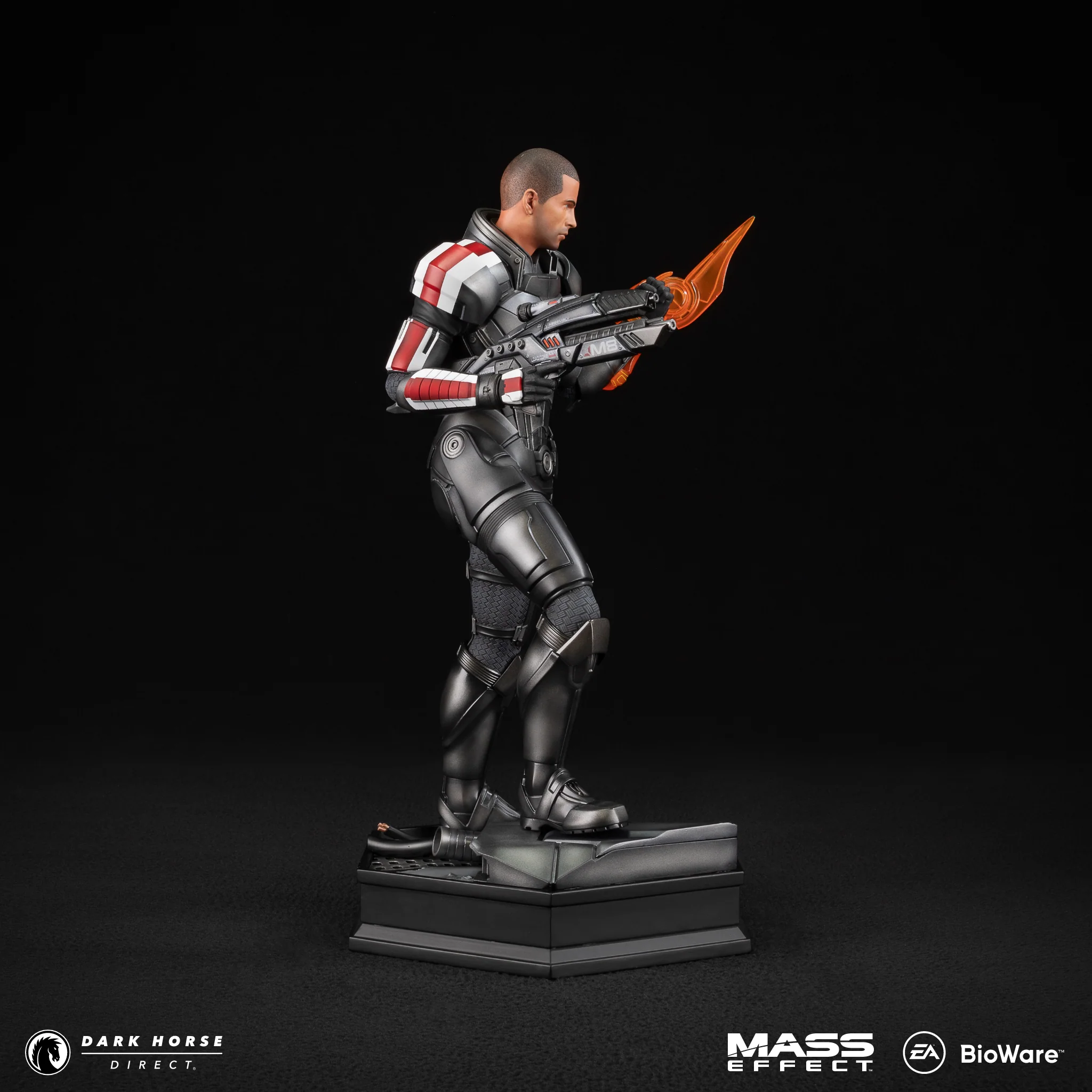 Mass Effect: Commander John Shepard 1/6th Scale Statue - Image 8