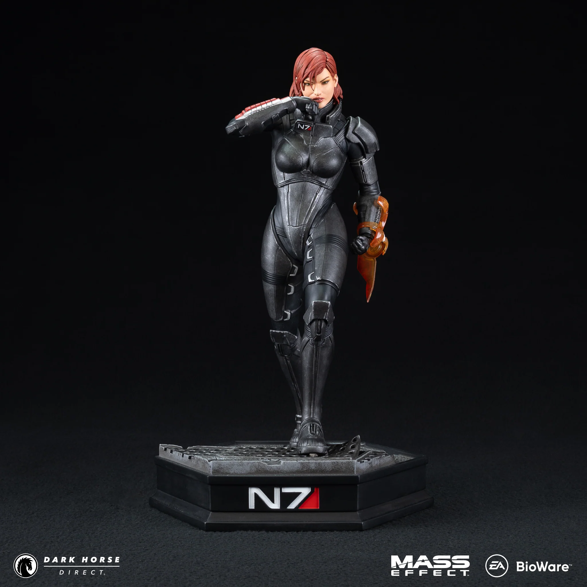 Mass Effect: Commander Jane Shepard 1/6 Scale Statue - Image 3