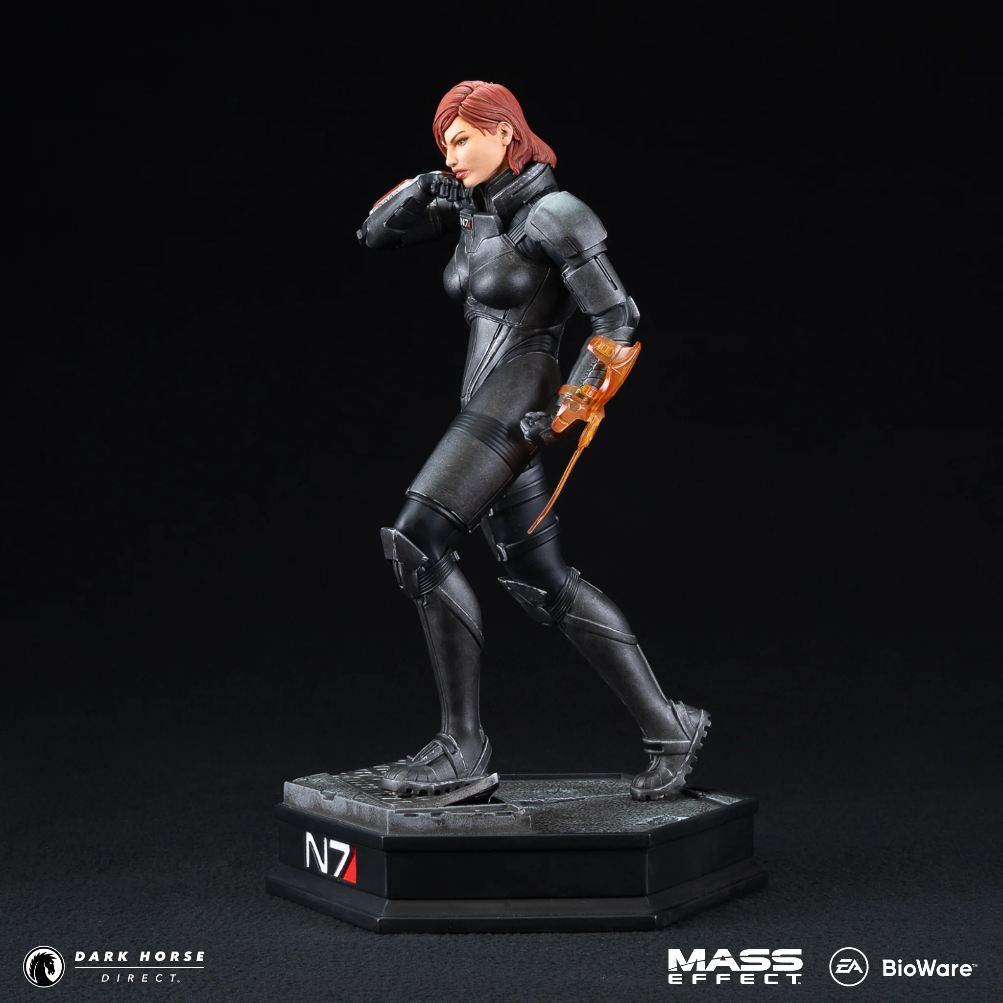 Mass Effect: Commander Jane Shepard 1/6 Scale Statue - Image 4