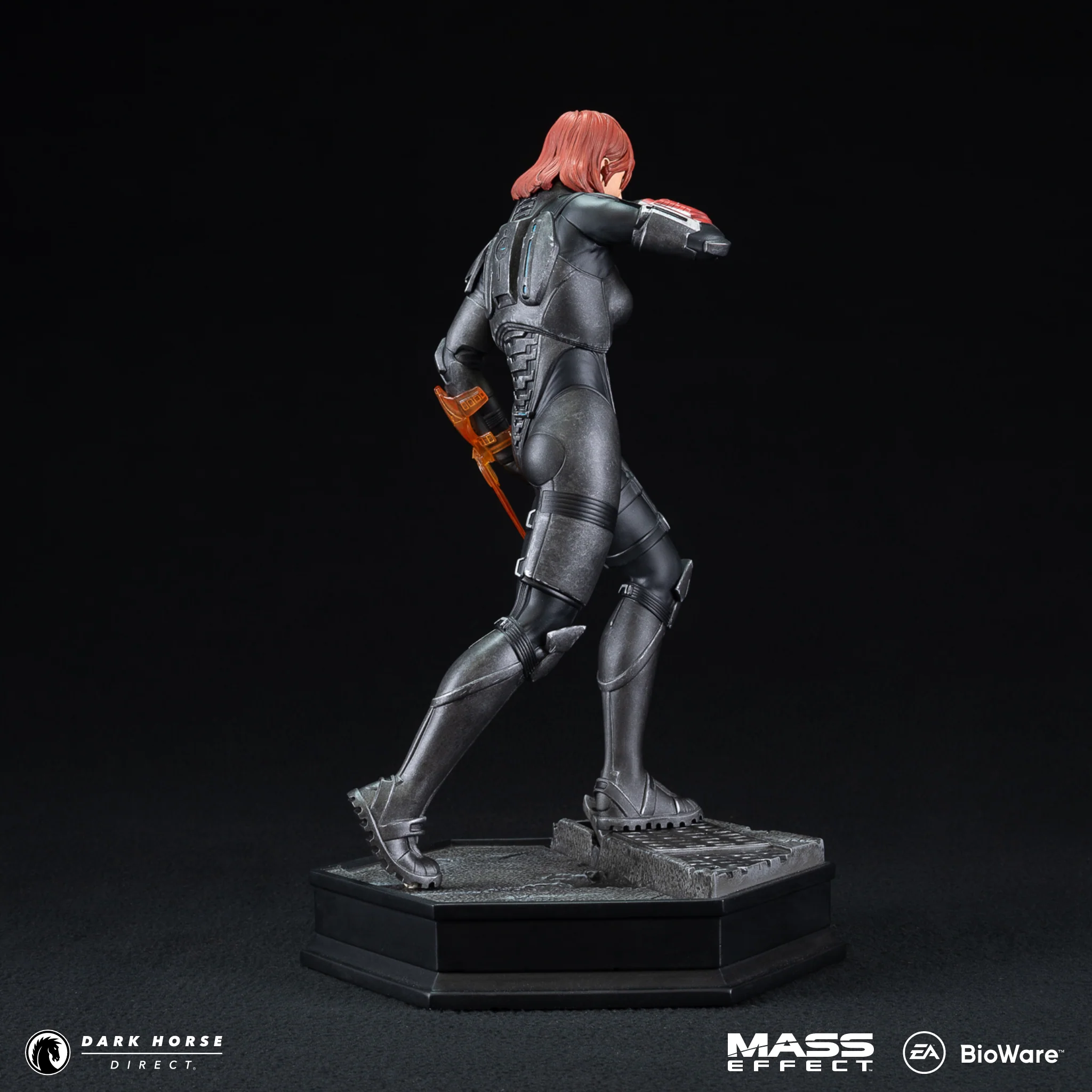 Mass Effect: Commander Jane Shepard 1/6 Scale Statue - Image 6