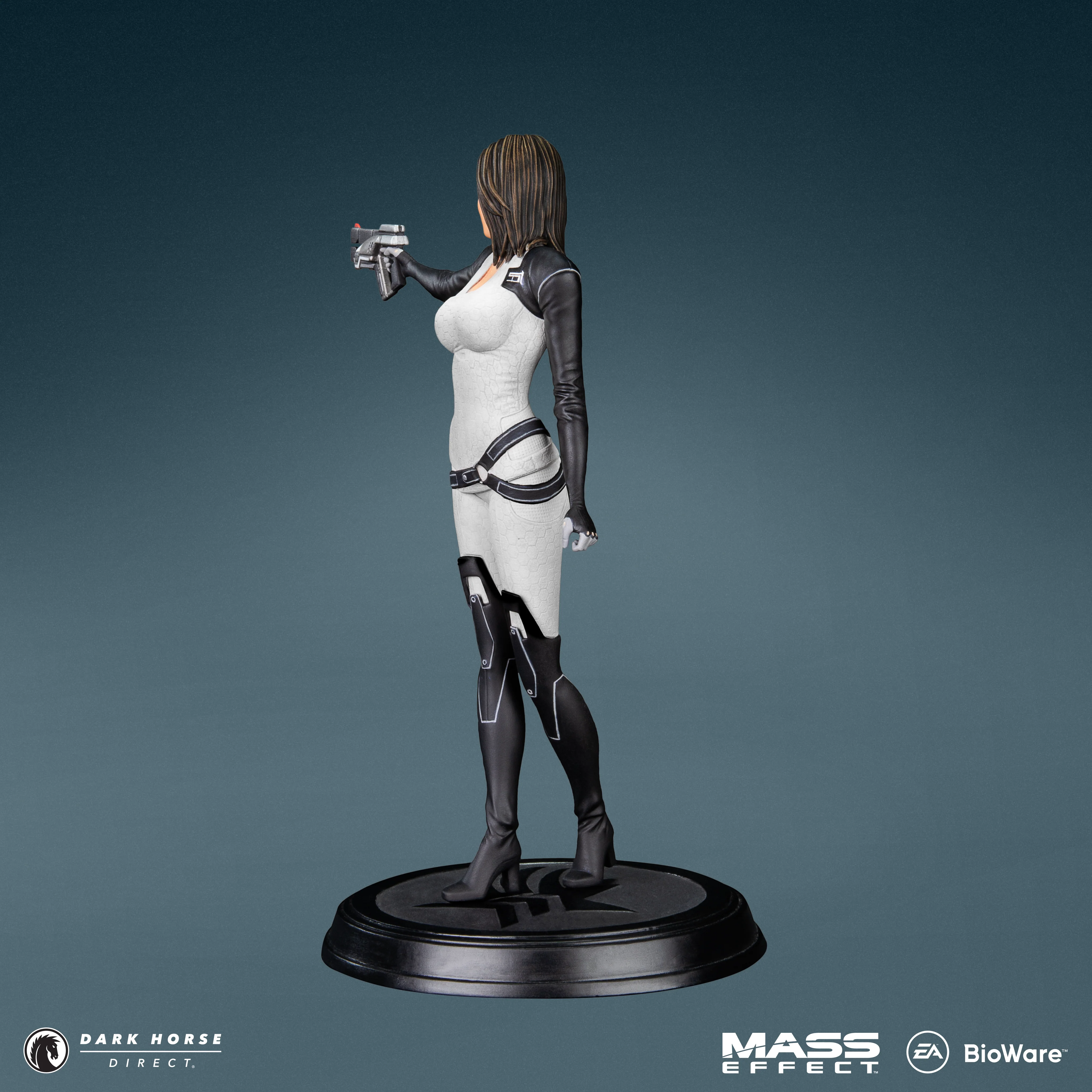 Mass Effect: Miranda Lawson Figure - Image 4
