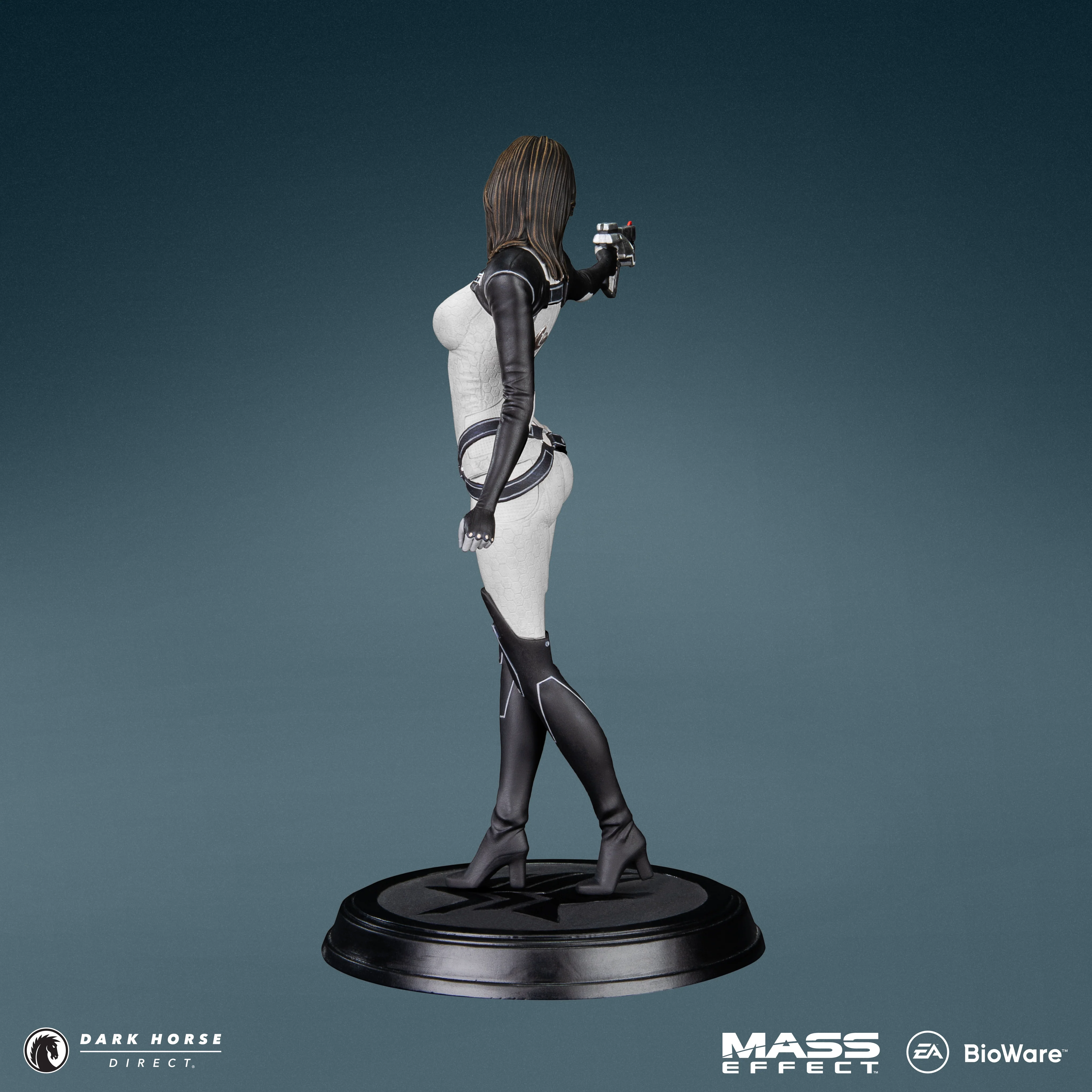 Mass Effect: Miranda Lawson Figure - Image 5