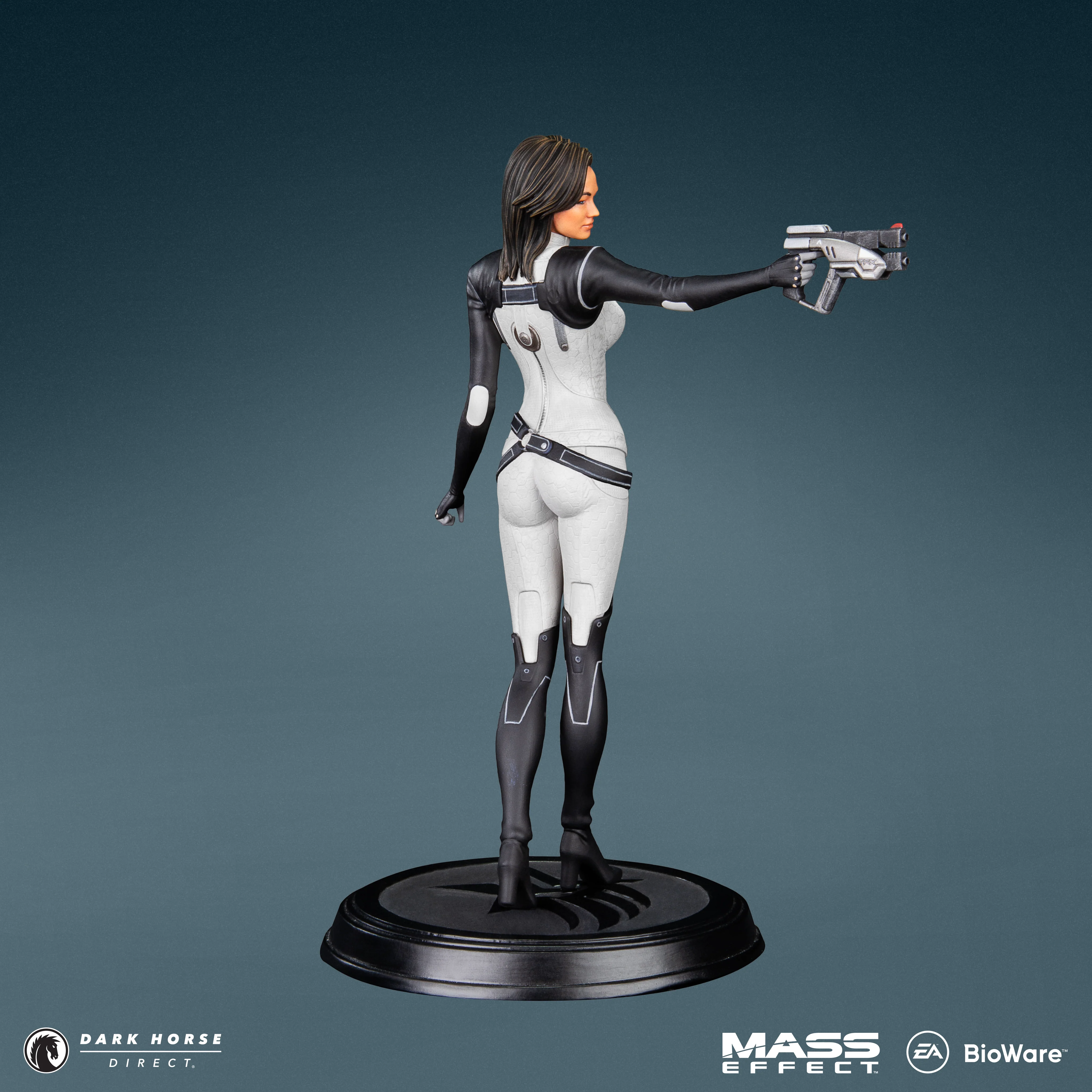 Mass Effect: Miranda Lawson Figure - Image 8