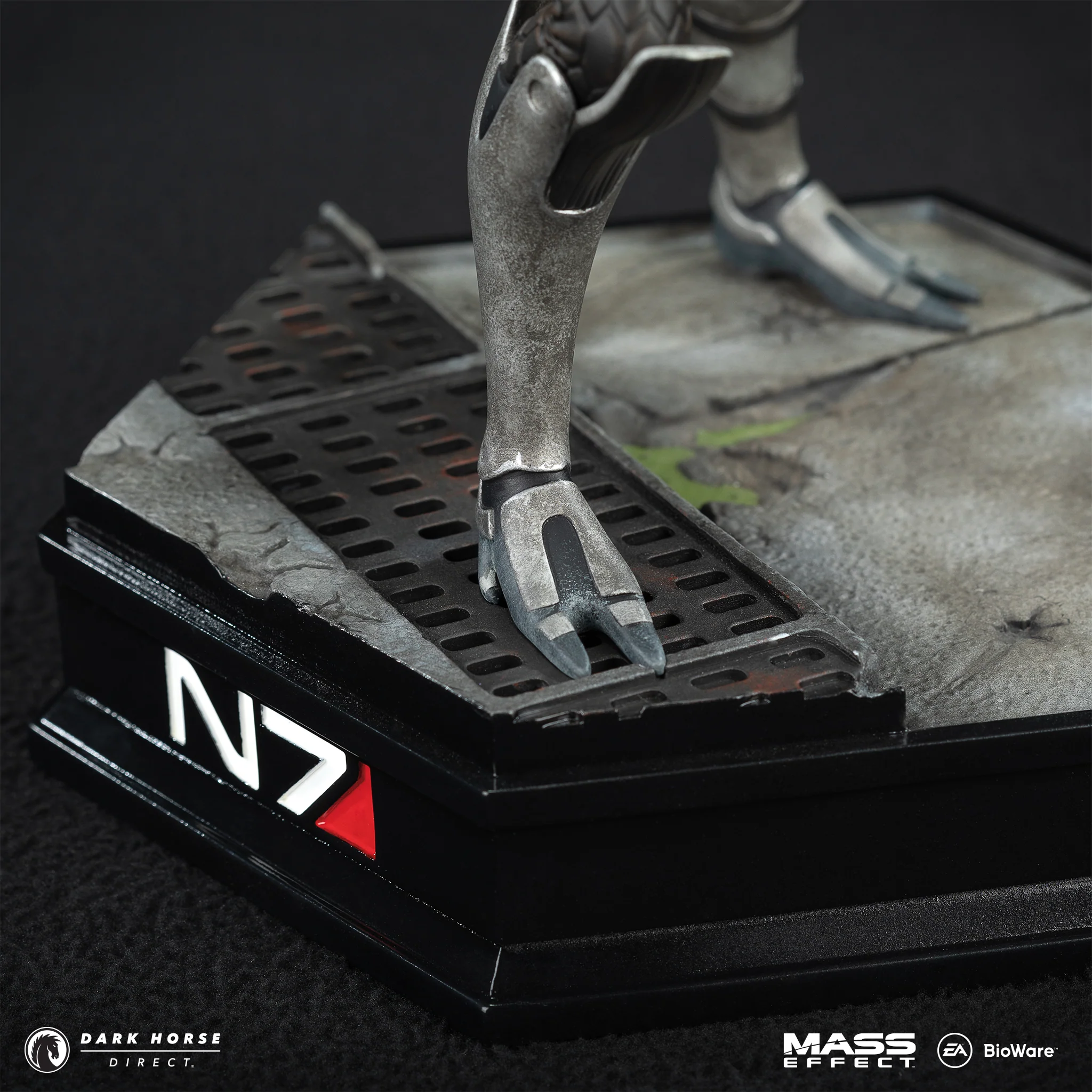 Mass Effect: Tali'Zorah 1/6 Scale Statue - Image 14
