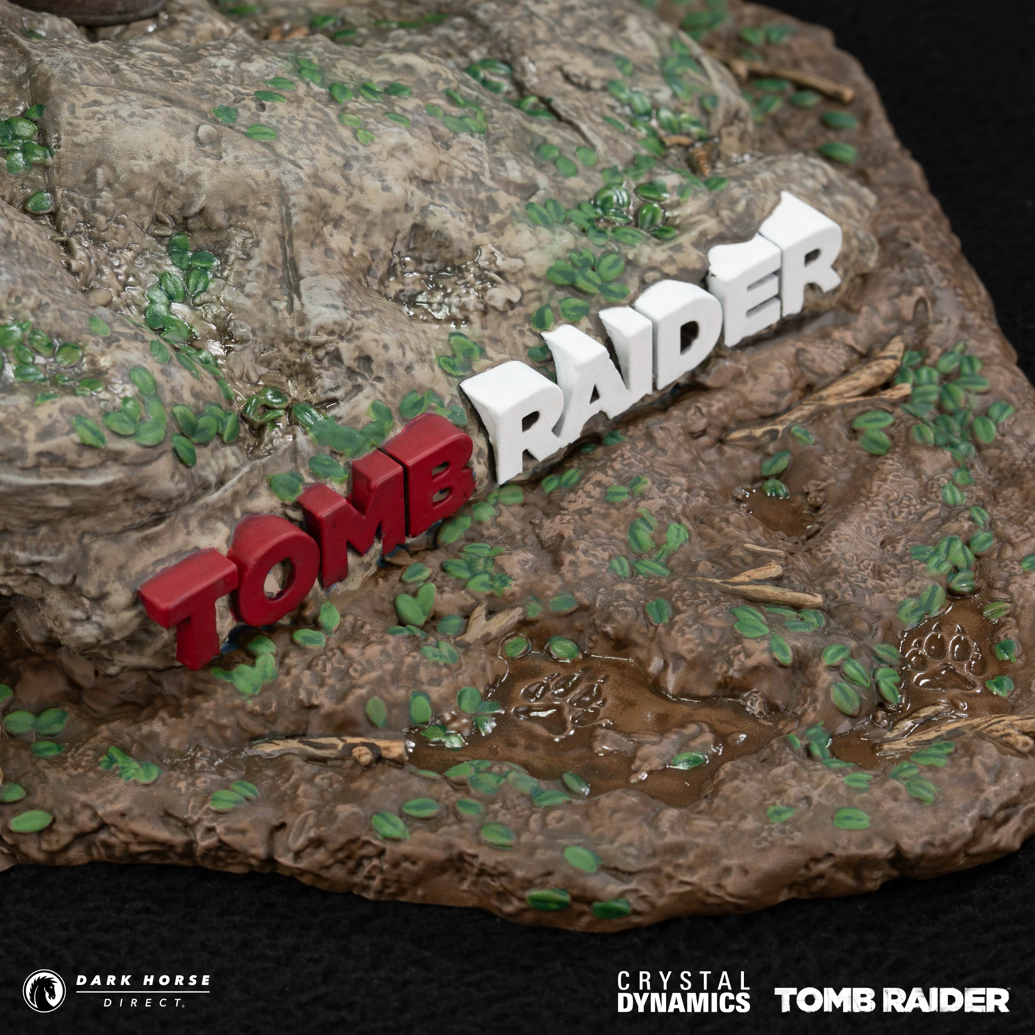 TOMB RAIDER: Lara Croft (Survivor Era) PVC Statue - Image 12